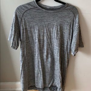 grey lululemon workout tee, size M